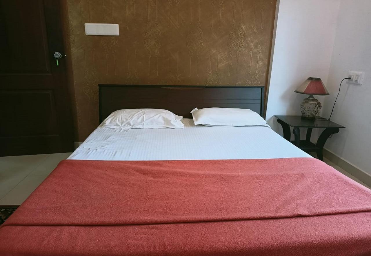 Hotel Phils' Residency & Banquets Kochi Exterior foto