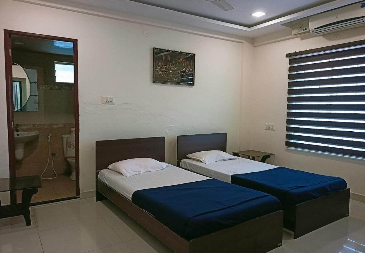 Hotel Phils' Residency & Banquets Kochi Exterior foto
