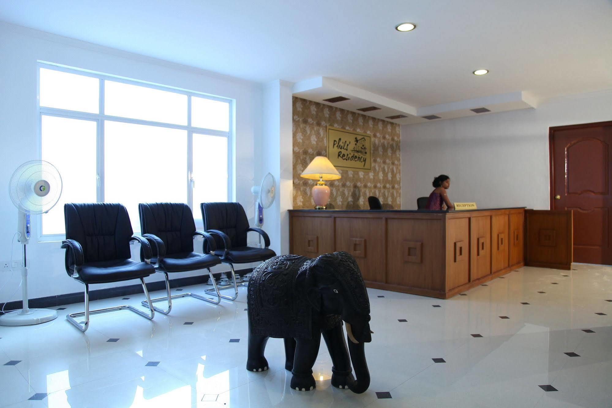 Hotel Phils' Residency & Banquets Kochi Exterior foto