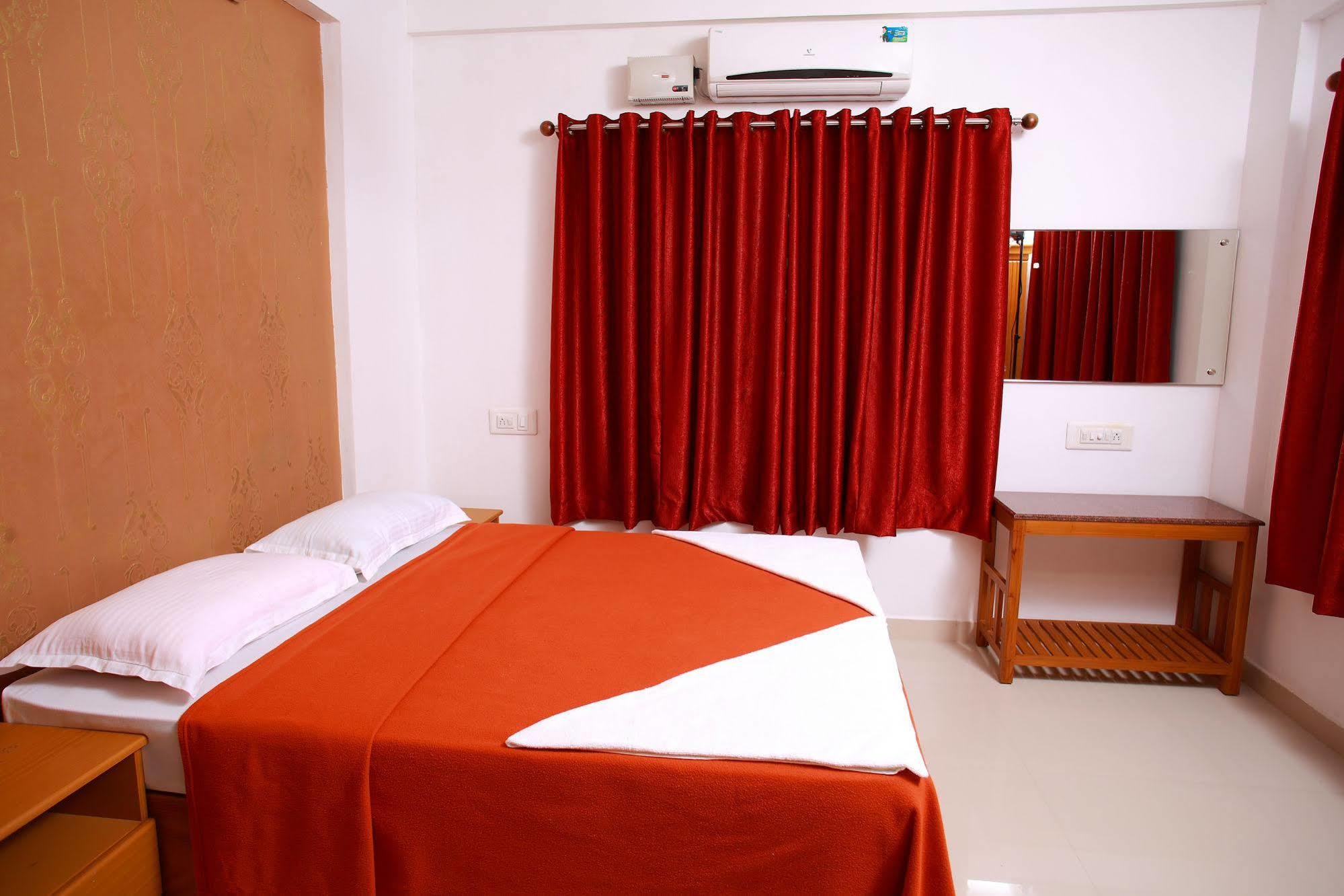 Hotel Phils' Residency & Banquets Kochi Exterior foto